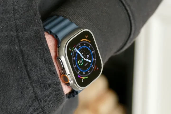 Apple Watch Ultra on Wrist Pocket result قطب آی تی