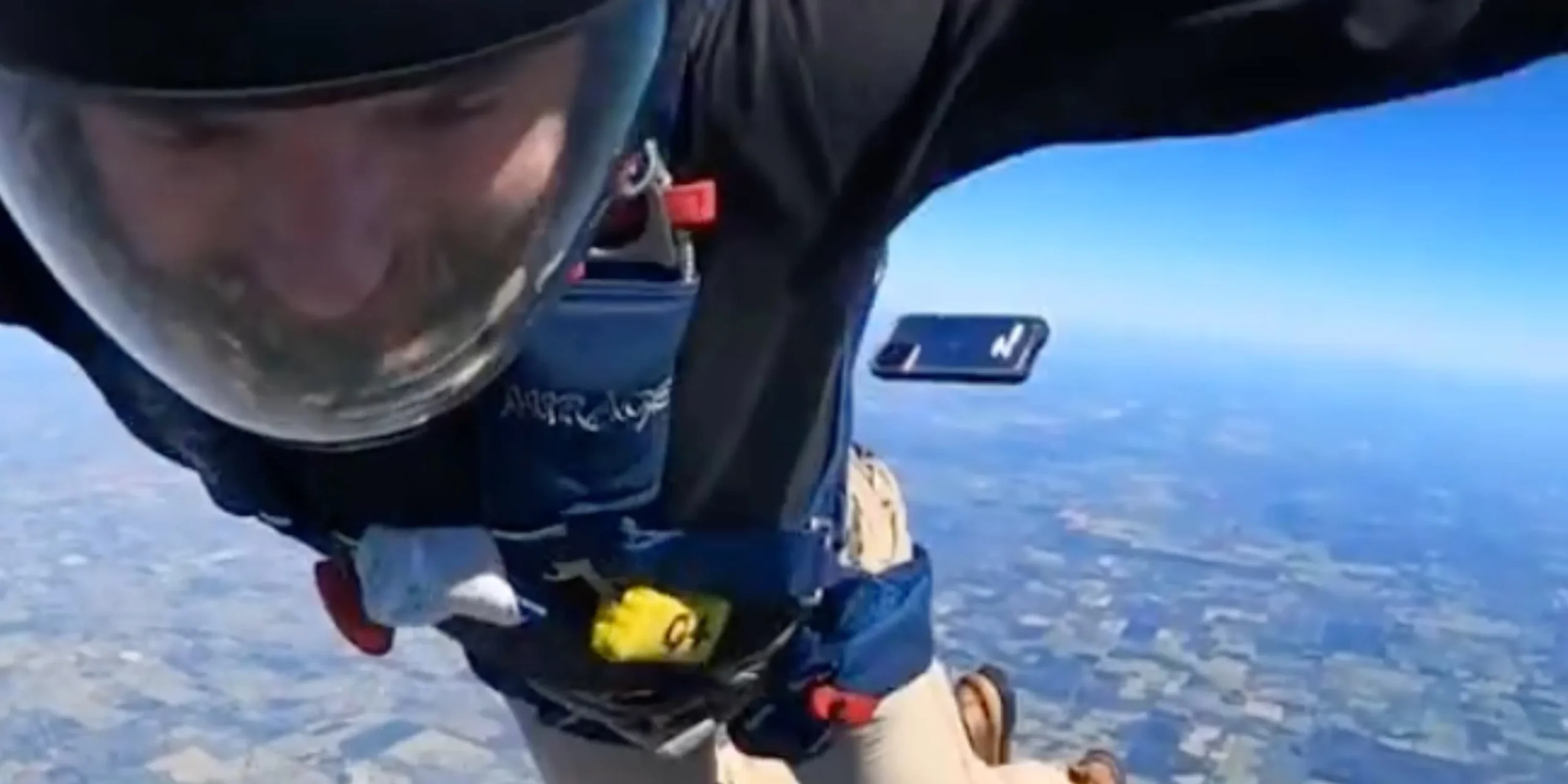 یک گوشی آیفون پس از سقوط در ارتفاع حدودا 4200 متری جان سالم به در برد + ویدیو