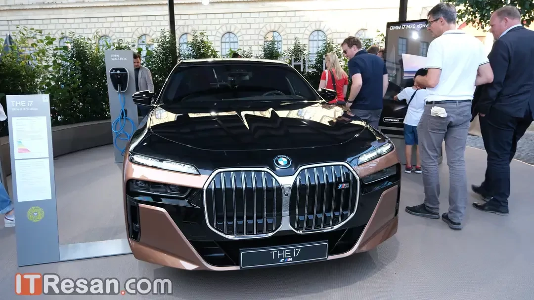 خودروی BMW i7 در نمایشگاه خودرو IAA 2023 – اختصاصی آی‌تی‌رسان