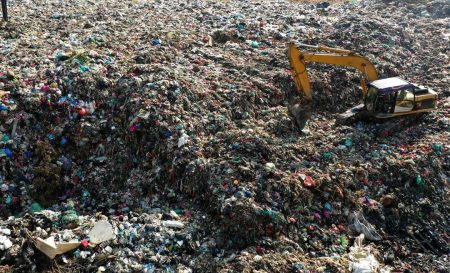 یک میلیارد دلار بیت کوین برای همیشه در زیر زباله‌ها دفن شد!