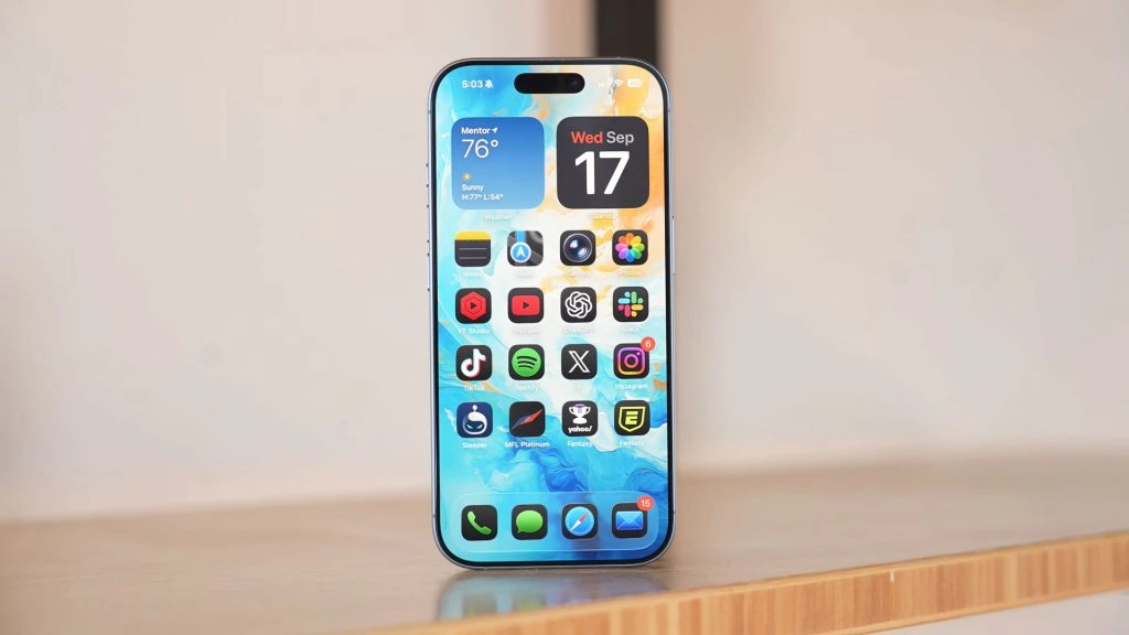 آپدیت iOS 26.4 منتشر شد؛ از پلی‌لیست هوش مصنوعی اپل موزیک تا ایموجی‌های جدید