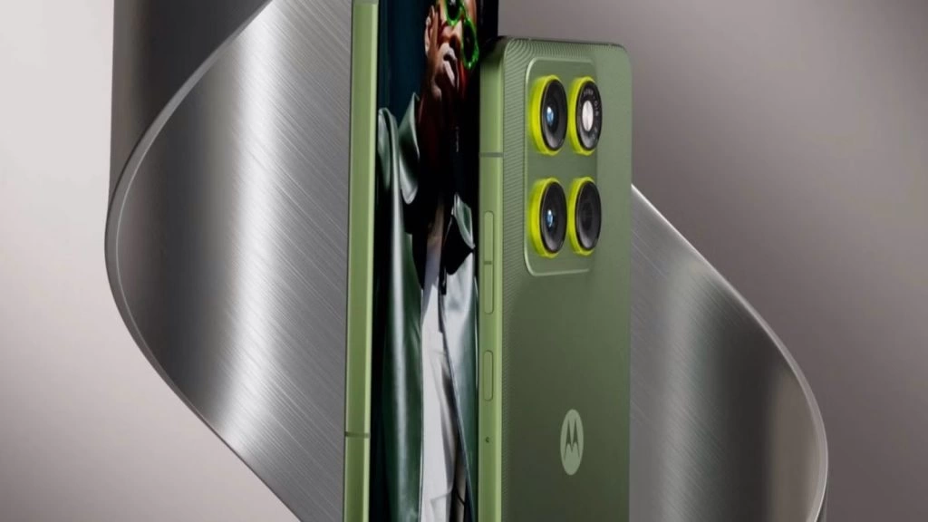 موتورولا اج ۷۰؛ گوشی بسیار باریک که مشکل آی‌فون ایر را حل کرد!