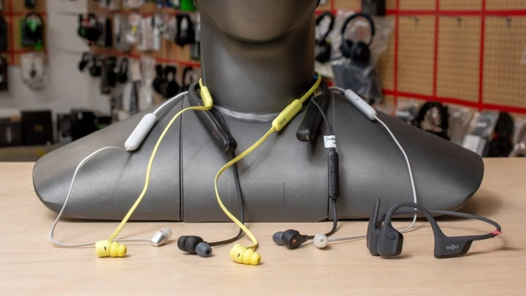 بهترین هندزفری‌های گردنی موجود در بازار ایران