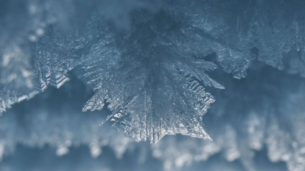 چرا صحرای یخی در آسمانش یخ کم دارد؟