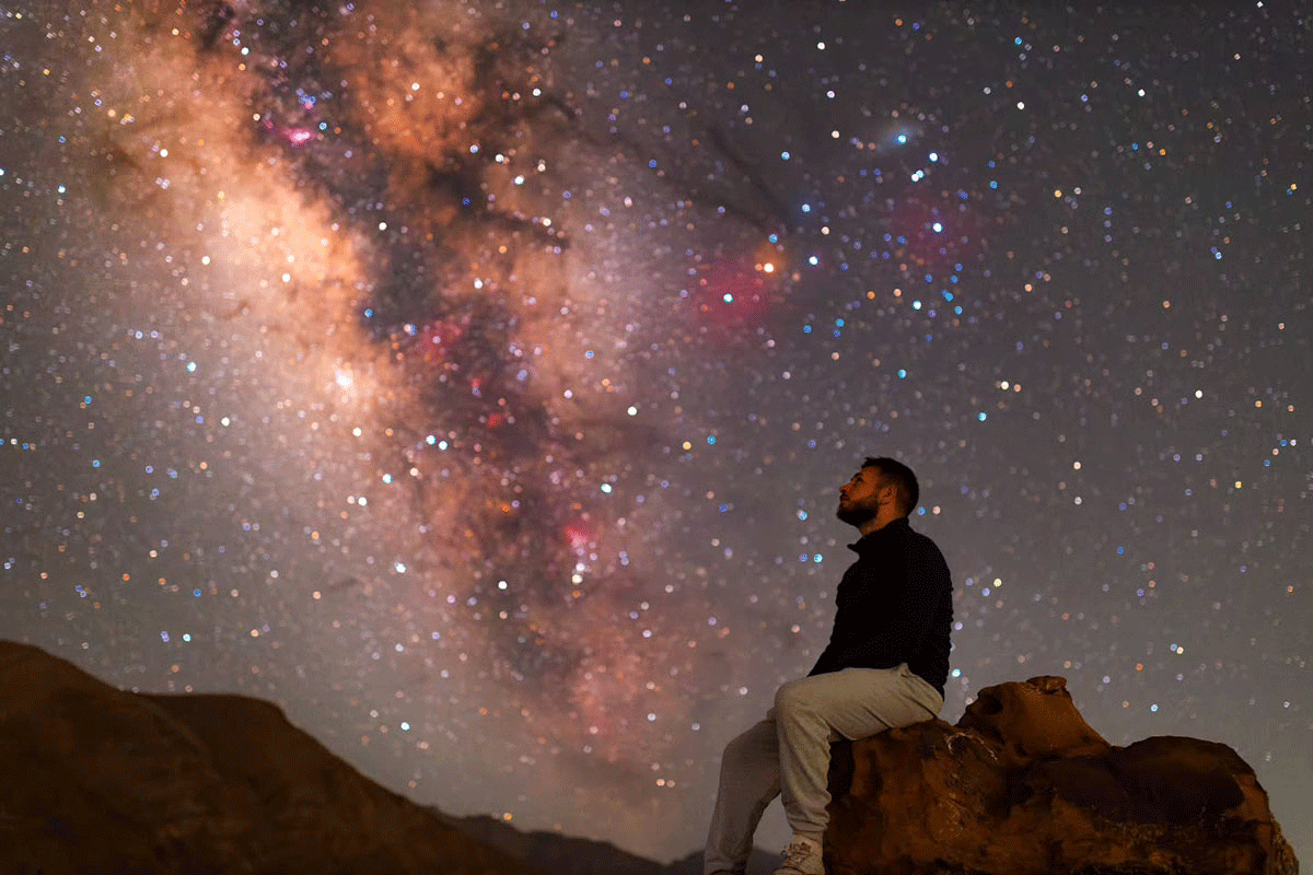 100 ساعت نجوم