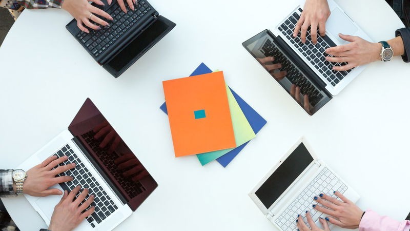 بهترین لپ‌تاپ های اقتصادی موجود در بازار ایران (زمستان 1404)