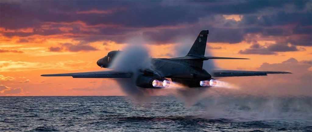 بررسی هواپیمای B-1B Lancer: بمب‌افکنی که دوست دارد جنگنده باشد!