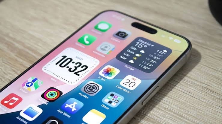 آیفون 18