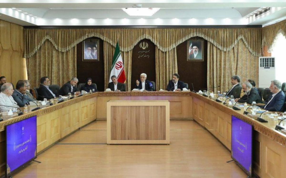 عارف: پرونده فیلترینگ بسته می‌شود!